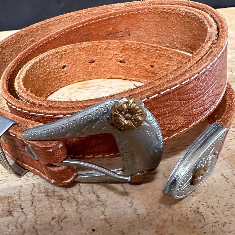 Wrangler Belt Tooled Genuine Leather German Silver Gold Floral Size Medium
